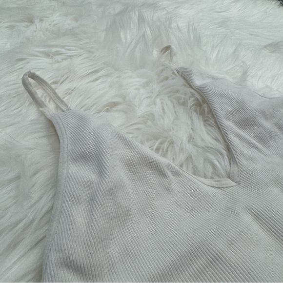 Free People Intimately Seamless Ribbed V Neck Crop Bra Tank Top White - Picture 6 of 15